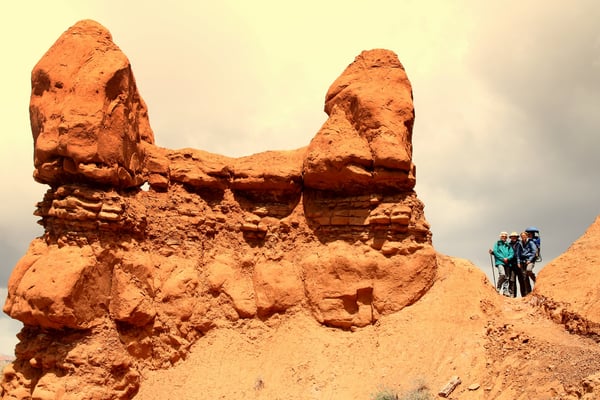Kolossale Gesteinsformationen lassen uns klein erscheinen