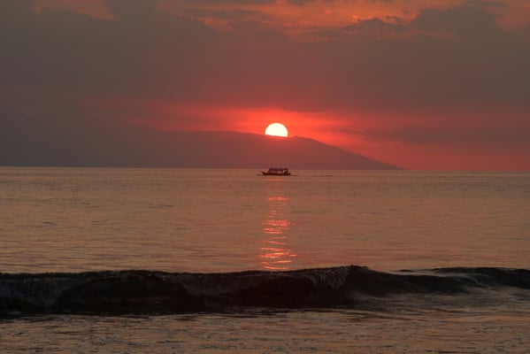Und auch in Lombok ist der Sonnenuntergang über dem Meer sehenswert