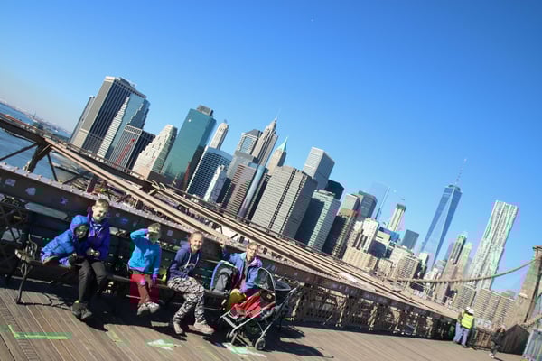 Rast auf der Brooklyn Bridge