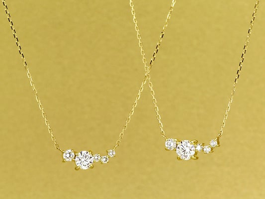 ご自身のリングの石を使って、お二人のお嬢様へ・・とのご依頼でお作りしました。