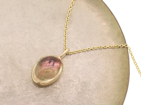 お手持ちのオレゴンサンストーンをペンダントトップに。