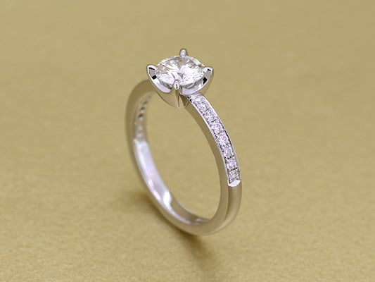 四角の石枠は、横から見るとこのような感じ