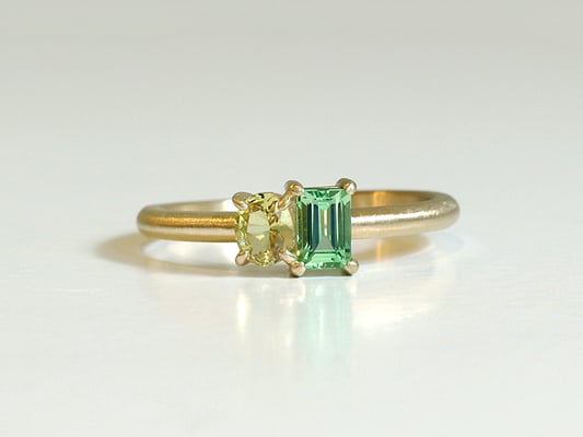 R009　リング（K18YG、クリソベリル、グロッシュラーガーネット）