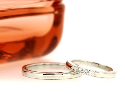 ミルグレインが映えるシンプルなデザイン。