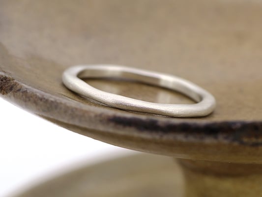 つや消しシルバーのピンキーリング（小指用リング）