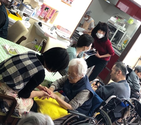 愛知　名古屋　栄　矢場町　アロマ　リンパ　ハンド　ヘッド　フェイス　全身　セラピスト　スクール　ローズミー　教室　スクール　マッサージ　１日　講座　資格　初心者　開業　副業