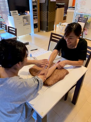 愛知　名古屋　栄　矢場町　アロマ　リンパ　ハンド　ヘッド　フェイス　全身　セラピスト　スクール　ローズミー　教室　スクール　マッサージ　１日　講座　資格　初心者　開業　副業