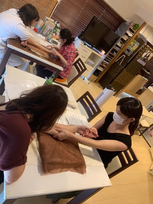 愛知　名古屋　栄　矢場町　アロマ　リンパ　ハンド　ヘッド　フェイス　全身　セラピスト　スクール　ローズミー　教室　スクール　マッサージ　１日　講座　資格　初心者　開業　副業