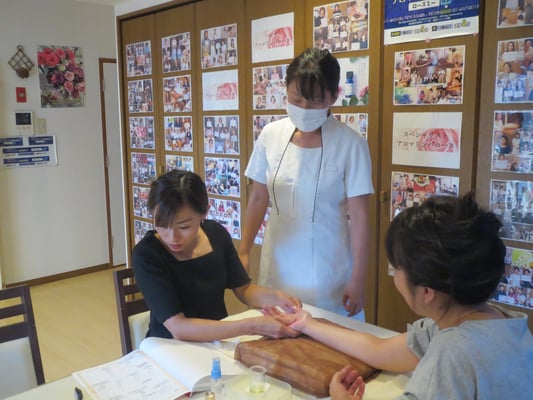 愛知　名古屋　栄　矢場町　アロマ　リンパ　ハンド　ヘッド　フェイス　全身　セラピスト　スクール　ローズミー　教室　スクール　マッサージ　１日　講座　資格　初心者　開業　副業