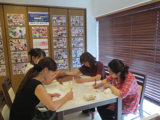 愛知　名古屋　栄　矢場町　アロマ　リンパ　ハンド　ヘッド　フェイス　全身　セラピスト　スクール　ローズミー　教室　スクール　マッサージ　１日　講座　資格　初心者　開業　副業