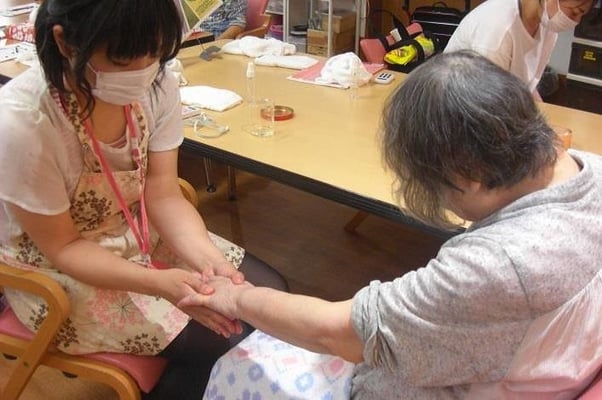 愛知　名古屋　栄　矢場町　アロマ　リンパ　ハンド　ヘッド　フェイス　全身　セラピスト　スクール　ローズミー　教室　スクール　マッサージ　１日　講座　資格　初心者　開業　副業