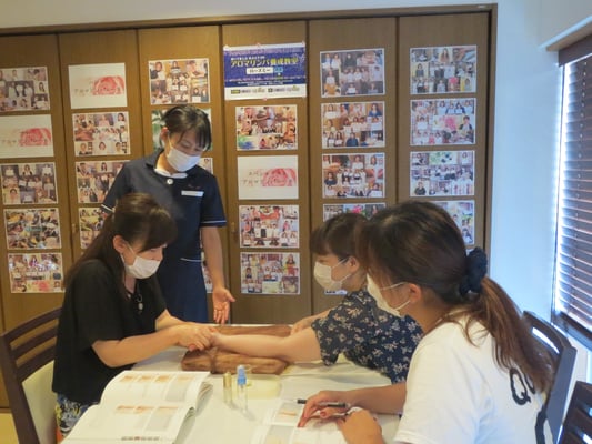 愛知　名古屋　栄　矢場町　アロマ　リンパ　ハンド　ヘッド　フェイス　全身　セラピスト　スクール　ローズミー　教室　スクール　マッサージ　１日　講座　資格　初心者　開業　副業