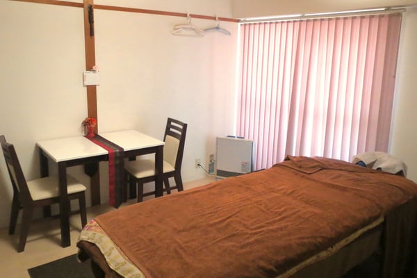 名古屋　栄　愛知　レンタル　貸し　レンタルサロン　レンタルスペース　単発　1日　ベッド　備品　駅近　講座　会議　マッサージ　エステ　整体　ネイル　まつ毛エクステ　カラーセラピー　占い　パーティー　ママ友会　懇親会　