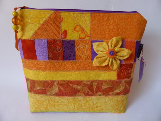 Täschchen in besonderer Technik mit aufwendiger Freihand-Quilterei...