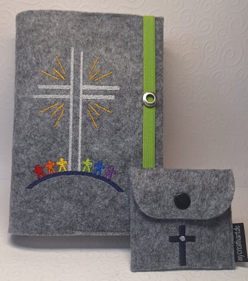 Unser Motiv zum Motto "Licht der Welt" mit Kindern aller Kontinente in Regenbogenfarben, Filz hellgrau-meliert