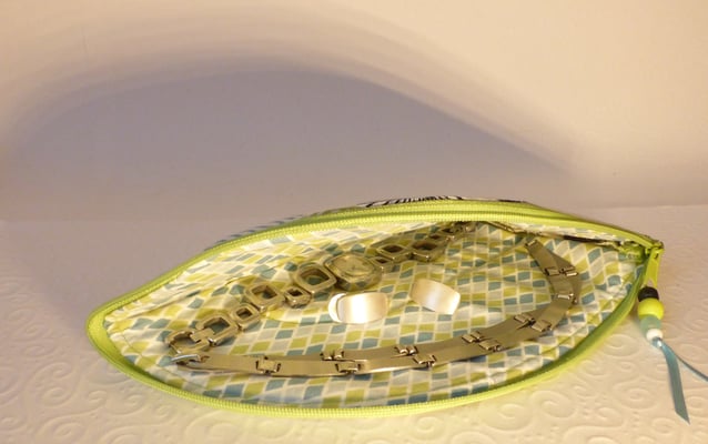 ...bringt man Schmuck für den Urlaub unter. 