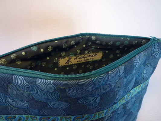 ...mit Ansicht von der Rückseite