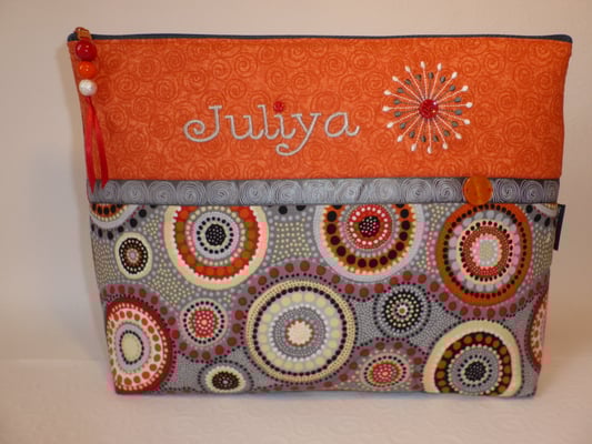 Kosmetiktasche auf Kundenbestellung... (Stickdatei von Rock-Queen)