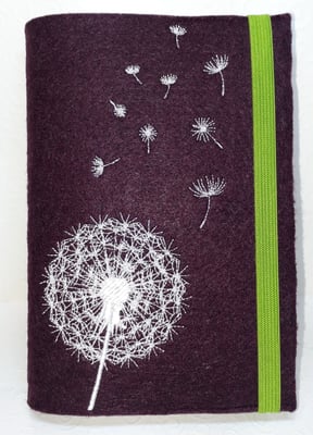 Stickmotiv Pusteblume uni in weiß auf Filz in burgund (Stickdatei von Rock-Queen), Gummi in grün