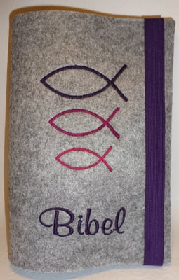 Stickmotiv Fische groß-klein in lila-pink auf Filz in grau-meliert, Schriftart Mural Script (Stickdatei von Taera-DIY)