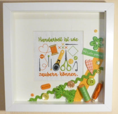 Tolles Bild für Handarbeitsfans (auch mit "Sticken/ Stricken/ Häkeln/ Nähen/ Basteln..." und jeweils passenden Utensilien in Deinen Wunschfarben machbar (Stickdatei Rock-Queen), Preis wie abgebildet 24€. 