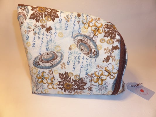 Täschchen mit asymmetrischem Reißverschluß... (Stoff vergriffen)