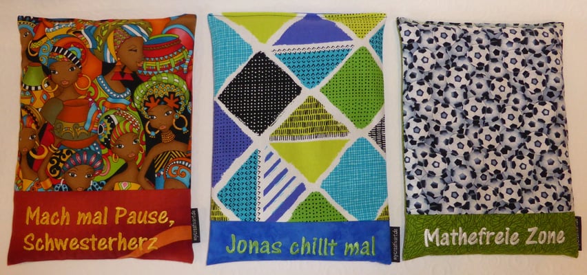 Mittlere Rapskissen mit individualisiertem Schriftzug; Stoffe vergriffen