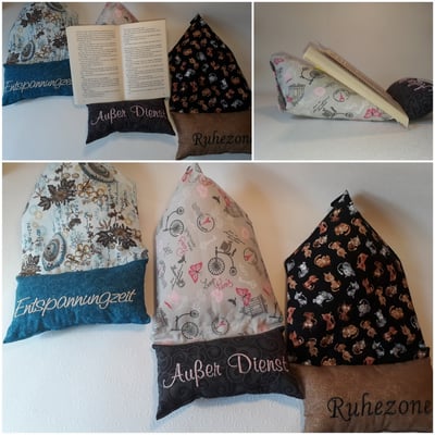 Unser Bücherliegestuhl ist perfekt, damit die Buchseiten von selber da bleiben, wo sie sollen, wenn man die Hände frei haben will. Mit (19€) oder ohne (16€) geplottetem Spruch möglich, natürlich in Deinen Wunschstoffen.