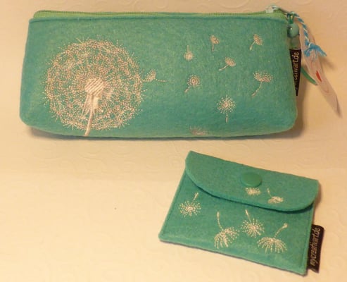 Filztäschchen in zweierlei Größen mit Stickmotiv Pusteblume (Stickdatei von Rock-Queen)