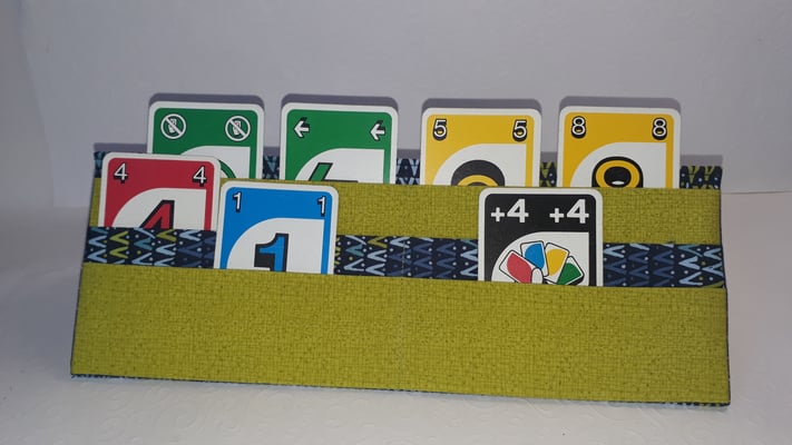 Kartenhalter für Kleinkinder oder Schlaganfallpatienten/ gehandicapte Personen, flach zusammenfaltbar (19€)