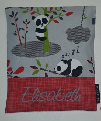 BK Pandas grau ((gibts auch mit türkisem Hintergrund + pink), mit rotem Stoff hinter der Schrift, geplottet, nur noch wenig Stoff da)