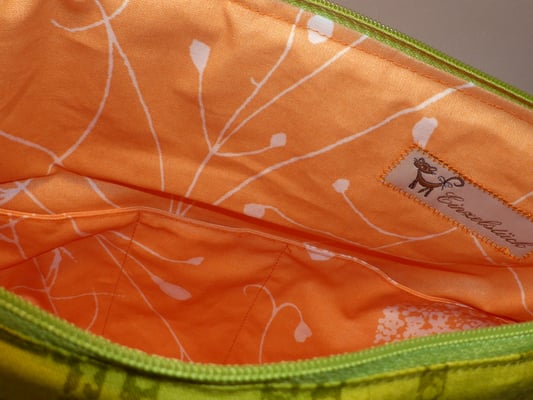 mit 3 Einsteckfächern auf jeder Seite und beschichteter Baumwolle zum abwischen (auch in der Maschine waschbar)