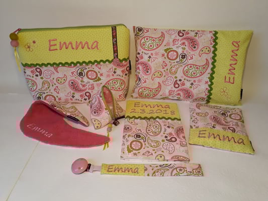 Babygeschenke in Deinem Wunschstoff: Wickeltasche, Kissen, Wendehalstuch, Schnullertasche, Hülle für das Kinderarzt-Untersuchungsheft, Wärmekissen, Schnullerkette: mehr Stoffe und Ideen unter Baby/ Kind