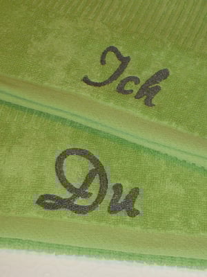 ... mit Schriftart akaDora