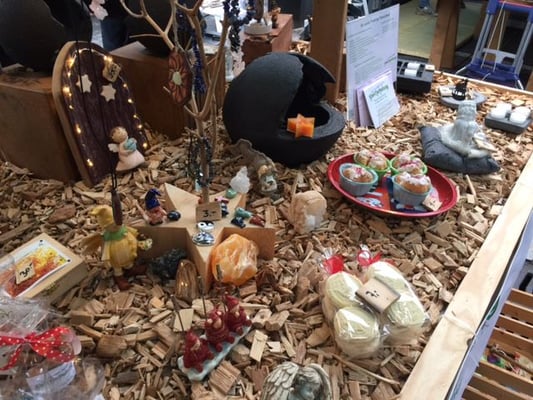 Trolle, Gnome, Engelein - hüllten alles in Zauberschein