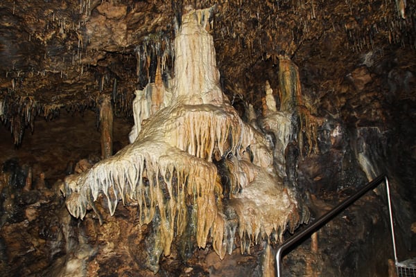 Cueva de los Enebralejos