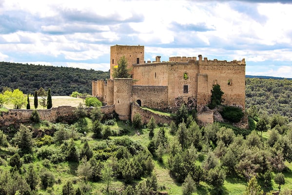 Vista del castillo desde la ruta de las Tongueras