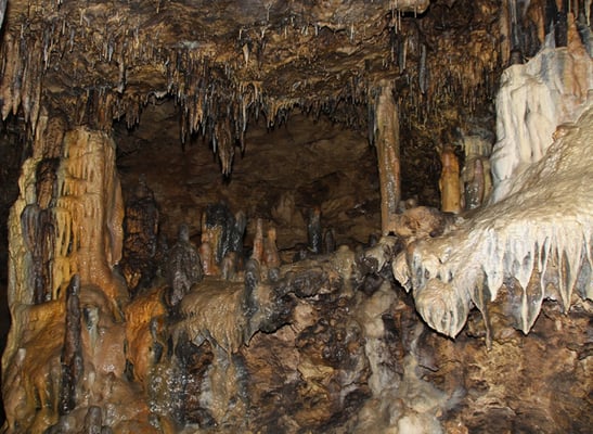 Cueva de los Enebralejos