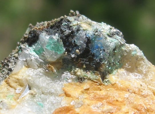 Selten begleiten Vererzungen die Topase