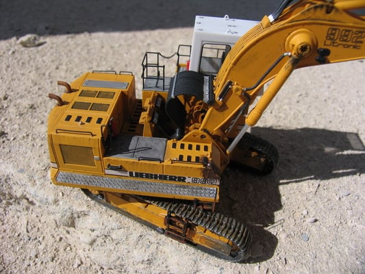 neue Geländer und Haltegriffe aus Messingdraht,