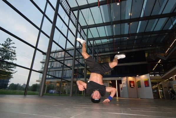 Irresistibels Breakdance Performance