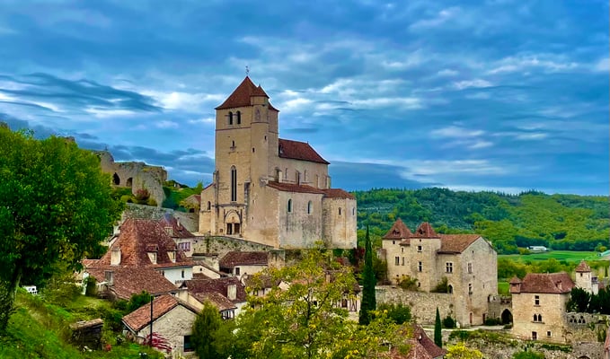 フランスの美しい田舎　オクシタニー地方　プライベートツアー　日本人ガイド