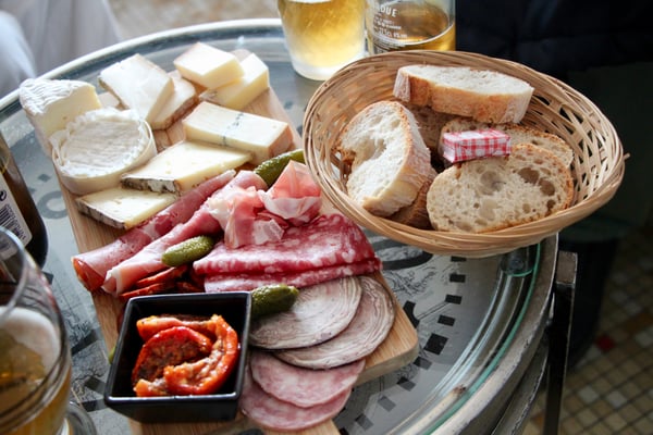 フランスの田舎へ　ミシュラン星付きレストラン　プライベートツアー　日本人ガイド