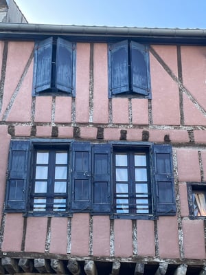 卒業旅行　フランス　ホームステイ　現地日本語サポート