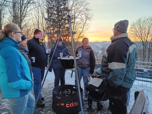Geselligkeit mit Punsch und Glühwein