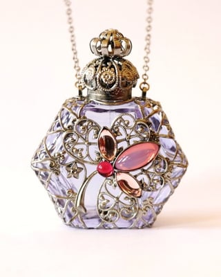 Photo 5 : ref. 531286 :  H. 6.3 cm / 7 ml / Collier en chaîne 76 cm