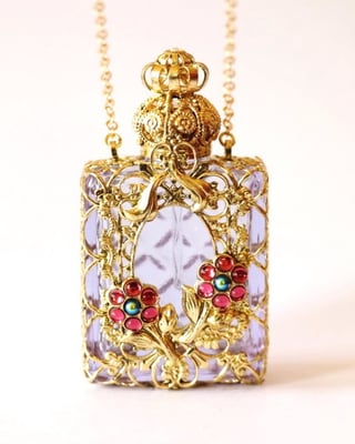 Photo 9 : ref. 531787 :  H. 6.7 cm / 10 ml / Collier en chaîne 76 cm