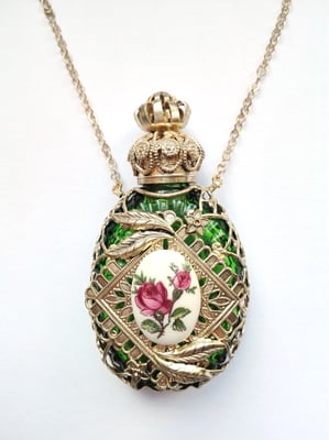 Photo 4 : ref. 494287 :  H. 6.9 cm / 7 ml / Collier en chaîne 76 cm