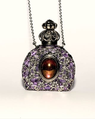 Photo 6 : ref. 530186 :  H. 6.1 cm / 6 ml / Collier en chaîne 76 cm