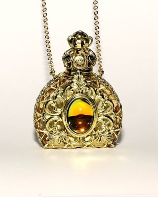 Photo 8 : ref. 530587 :  H. 6.1 cm / 6 ml / Collier en chaîne 76 cm